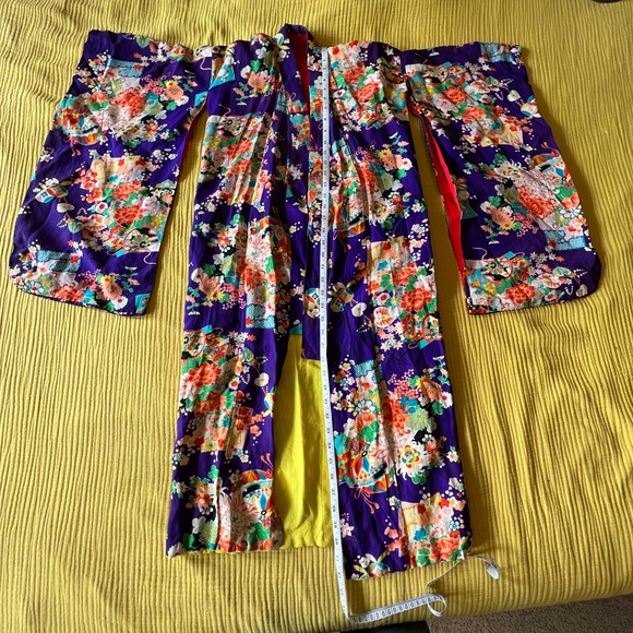 Vintage Kimono from Japan - Picture 5 of 9